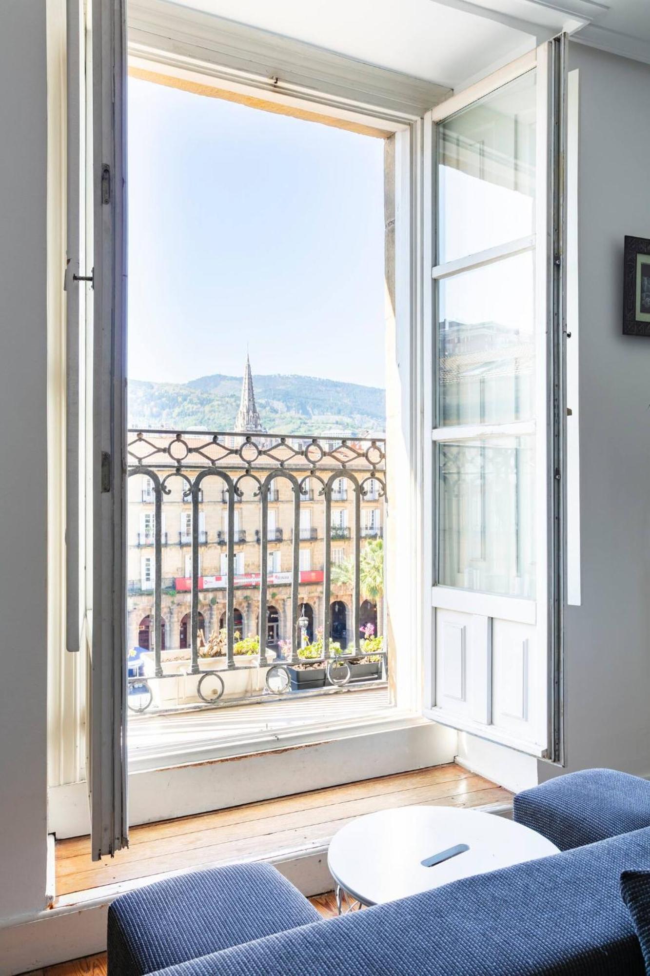 Plaza Nueva Habitaciones Bilbao Bagian luar foto